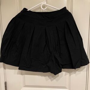 Girdear Black Pleated Mini Skirt